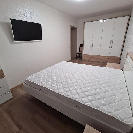 127-Avenue Apartment Chernivtsi Εξωτερικό φωτογραφία