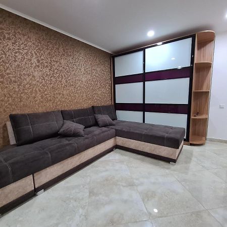 127-Avenue Apartment Chernivtsi Εξωτερικό φωτογραφία