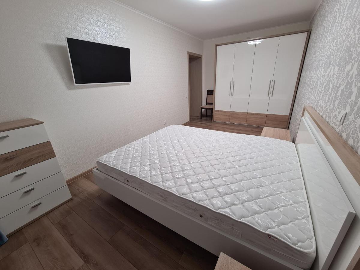 127-Avenue Apartment Chernivtsi Εξωτερικό φωτογραφία
