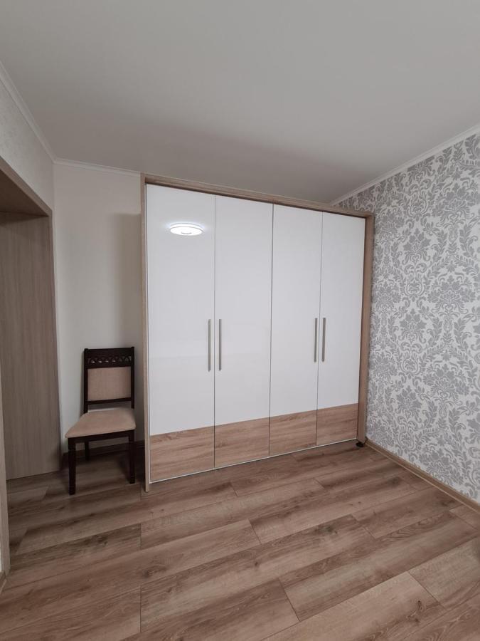 127-Avenue Apartment Chernivtsi Εξωτερικό φωτογραφία