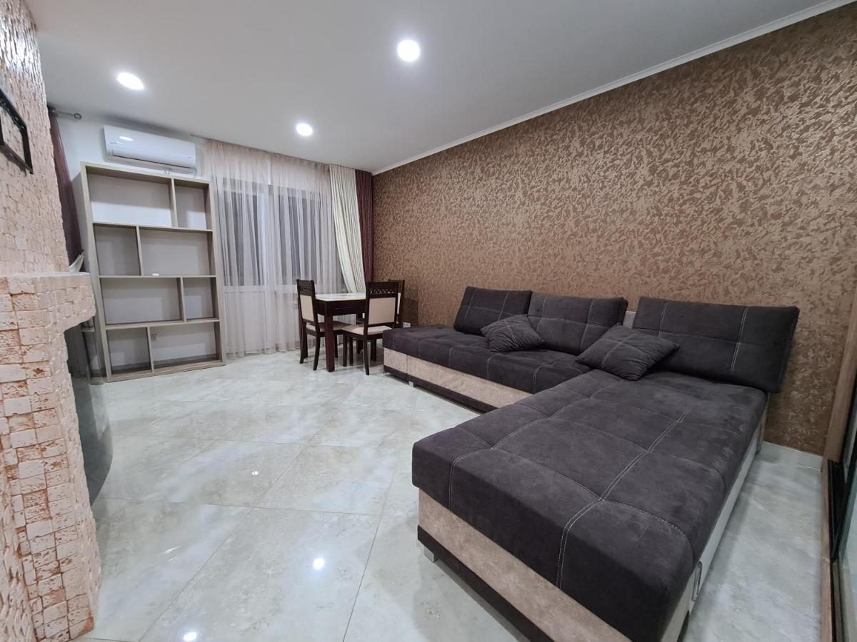 127-Avenue Apartment Chernivtsi Εξωτερικό φωτογραφία